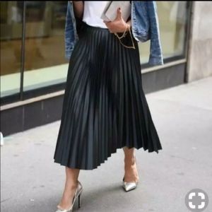 Zara Pleated Mido skirt